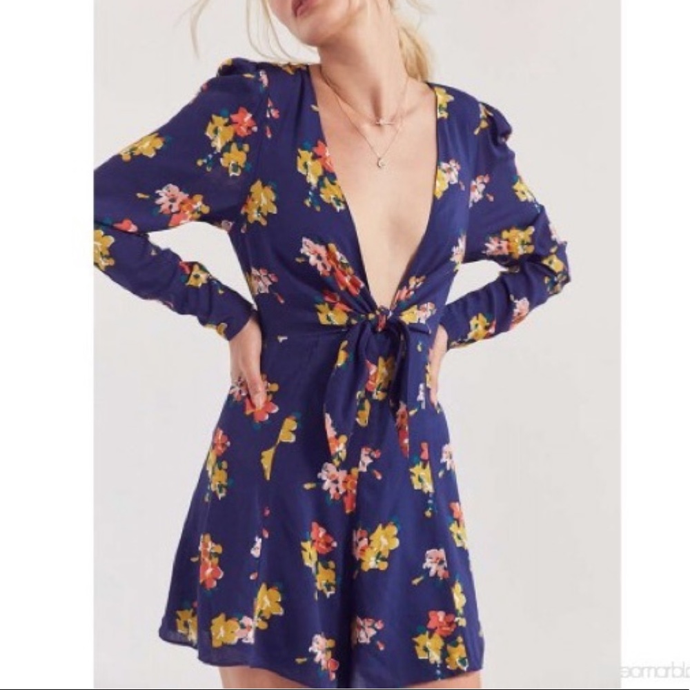 NWT Urban Outfitters Kimchi Blue Maddie Plungin Romper